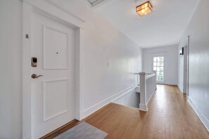 Interior - Historic Home Monthly Rental with Fabulous Piazza (Charleston)