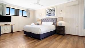 4 bedrooms, travel crib, free WiFi, bed sheets - Sunny Busselton - this holiday home is located in the perfect Busselton location (Busselton)