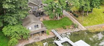 Pool Table, Massive Balcony, Firepit, & Spacious!