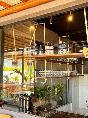 Apartment | Bar (on property)