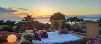 Villa de Diseño, azotea con vista panorámica al mar, hermoso jardin, piscina 