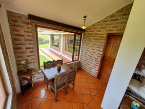 Desk, laptop workspace, free WiFi