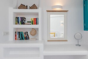 Interior - Nikolas Hotel (Santorini)