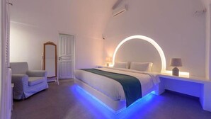 Room - Nikolas Hotel (Santorini)