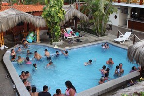 Outdoor pool - Hotel Maree (Salinas)