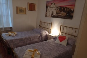 2 Schlafzimmer, Schreibtisch, Bügeleisen/Bügelbrett, kostenloses WLAN