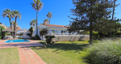 VILLA DEL MAR 'Boutique Beach-House' 11PAX
