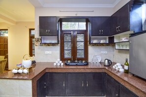Executive Villa | Private kitchen - Chail Cabana by Dumnu Homes (Shimla)