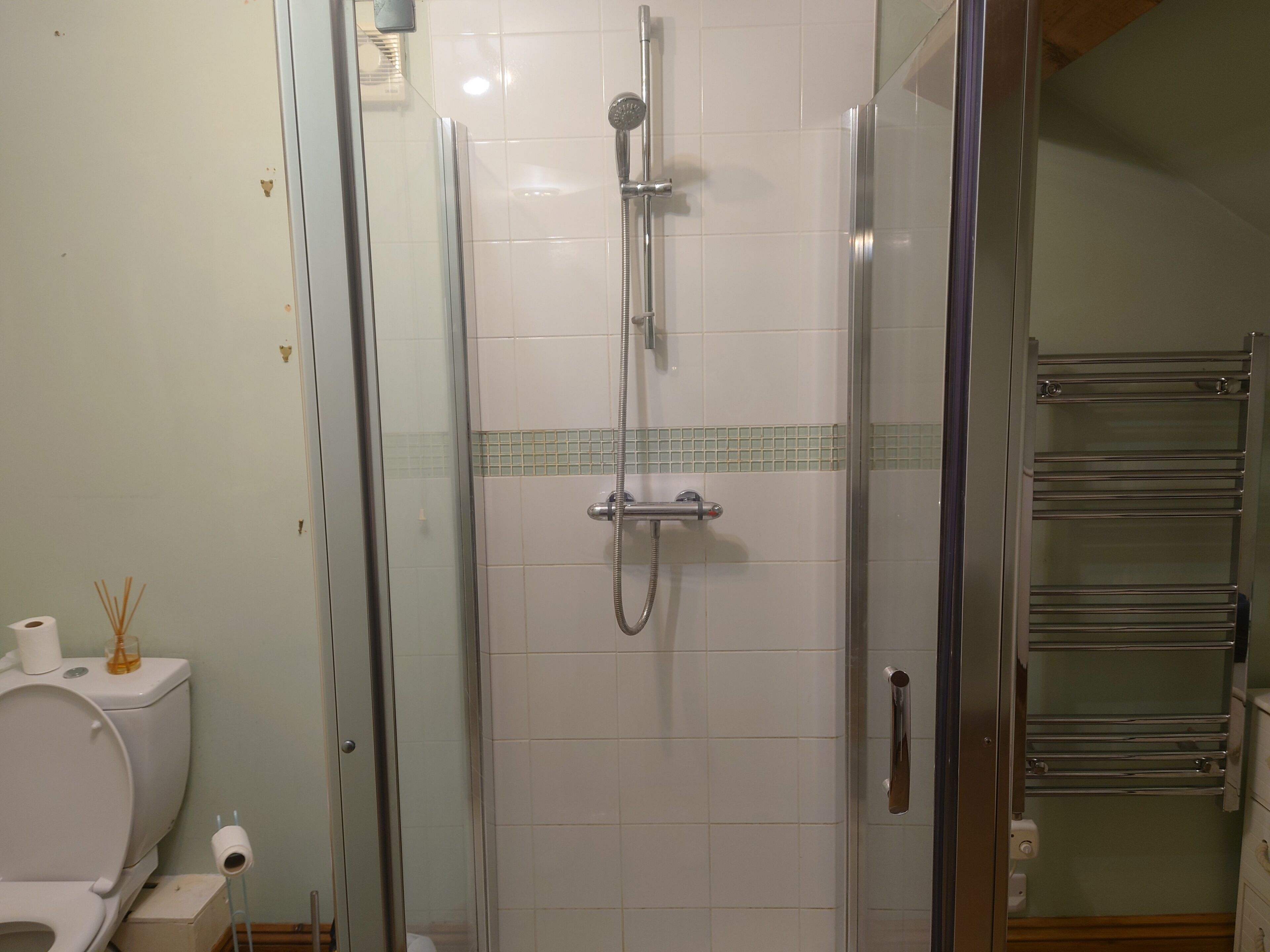 Cottage, 1 Queen Bed | Bathroom | Shower, towels