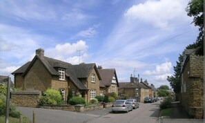 Exterior - Fully Detached Cottage House Loddington Kettering (Kettering)