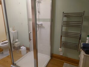 Bathroom - Fully Detached Cottage House Loddington Kettering (Kettering)
