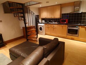 Interior - Fully Detached Cottage House Loddington Kettering (Kettering)