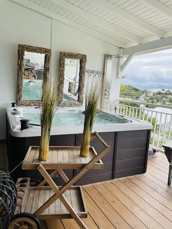 Outdoor spa tub - Villa bungalow Colibri vue sur mer et Saint Barthélémy (Cul-de-Sac)