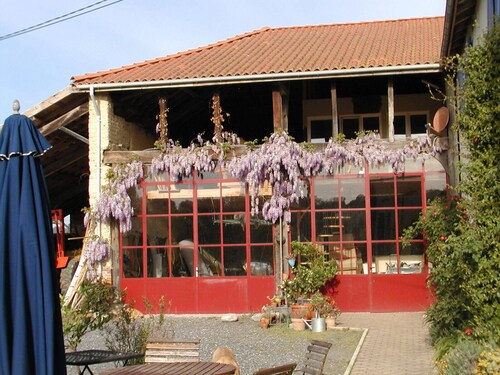 Gîte Périssée, 6 personnes, très spacieux pays Coteaux Bigorre,pied des Pyrénées