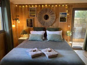 5 chambres, fer et planche à repasser, lit parapluie, Wi-Fi gratuit