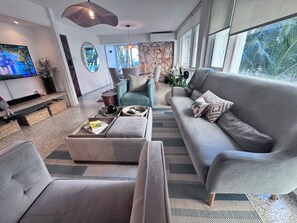 Smart TV, books, stereo