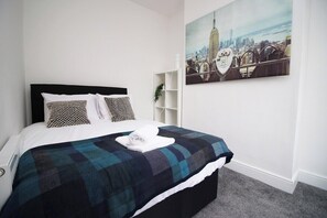 5 多间卧室、办公桌、熨斗/熨衣板、上网接入