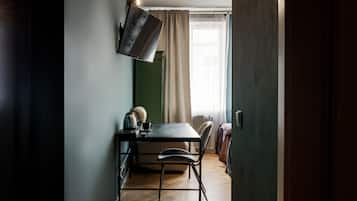 Habitación triple urbana | Ropa de cama hipoalergénica y minibar