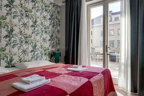 Habitació doble estàndard | Roba de llit hipoal·lergògena, minibar i caixa forta a l'habitació 