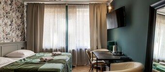 Louren - The Bridge Inn