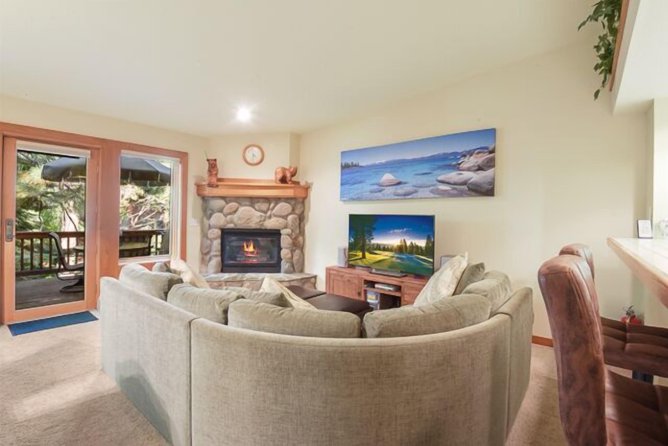Tahoe! Pool, Hot Tub, Pickleball Near  Lake, Hiking and Biking Third Creek