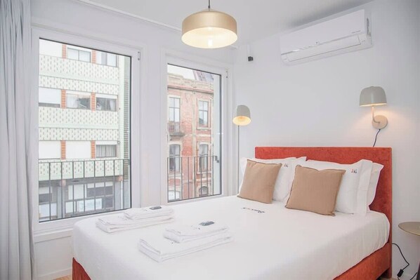 Unclassified image, 1 of 40, button