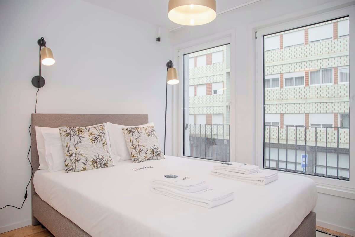 2 bedrooms, desk, iron/ironing board, WiFi