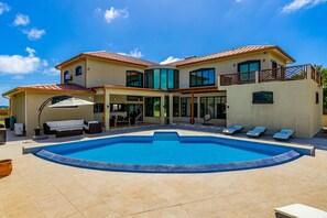 Outdoor pool - VILLA BELLE (St.George's)