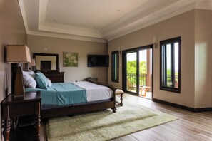 4 bedrooms, desk, iron/ironing board, free WiFi