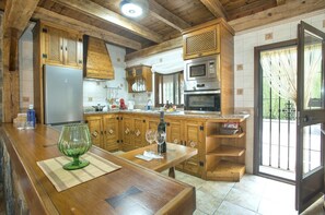 Microondas, lavavajillas y tostadora 