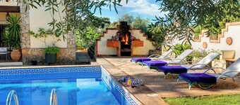 Hacienda Los Olivos - Three Bedroom Villa, Sleeps 8