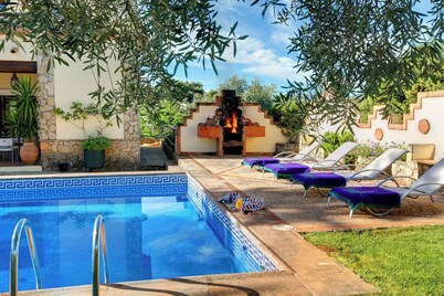 Hacienda Los Olivos - Three Bedroom Villa, Sleeps 8