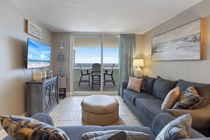 Smart-TV, DVD-Player, Tischtennisplatte