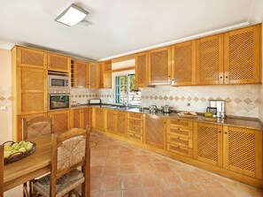 Fridge, microwave, dishwasher, coffee/tea maker