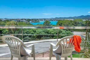Property grounds - Ses Crestes - Three Bedroom Villa, Sleeps 6 (Portocolom)