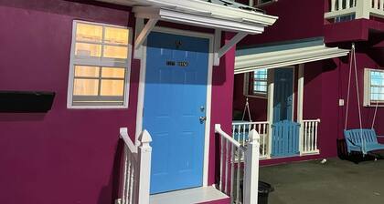 You wonât forget your time in this romantic Tiny House w/ pool. Gated & Keyless!