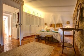 5 Schlafzimmer, Bügeleisen/Bügelbrett, WLAN, Bettwäsche