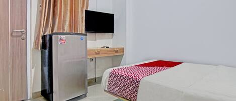 Deluxe Double Room | Desk, free WiFi, bed sheets