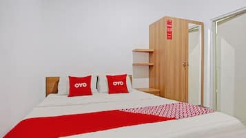 Desk, free WiFi, bed sheets