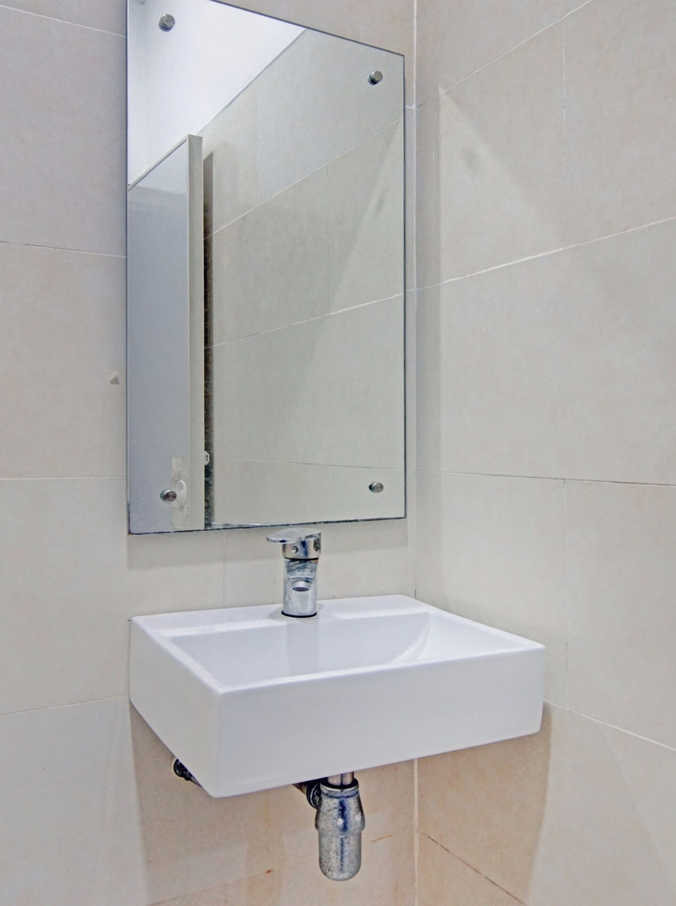 Shower, rainfall showerhead, towels, toilet paper