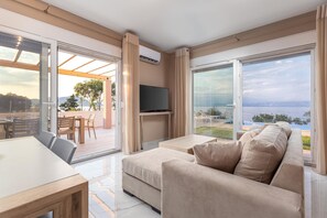 Smart TV - Orizontas - Three Bedroom Villa, Sleeps 6 (Corfu)