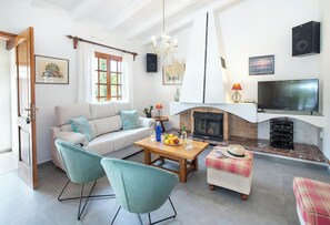Smart TV, fireplace, table tennis - Ca'n Menonge - Three Bedroom Villa, Sleeps 5 (Mallorca)