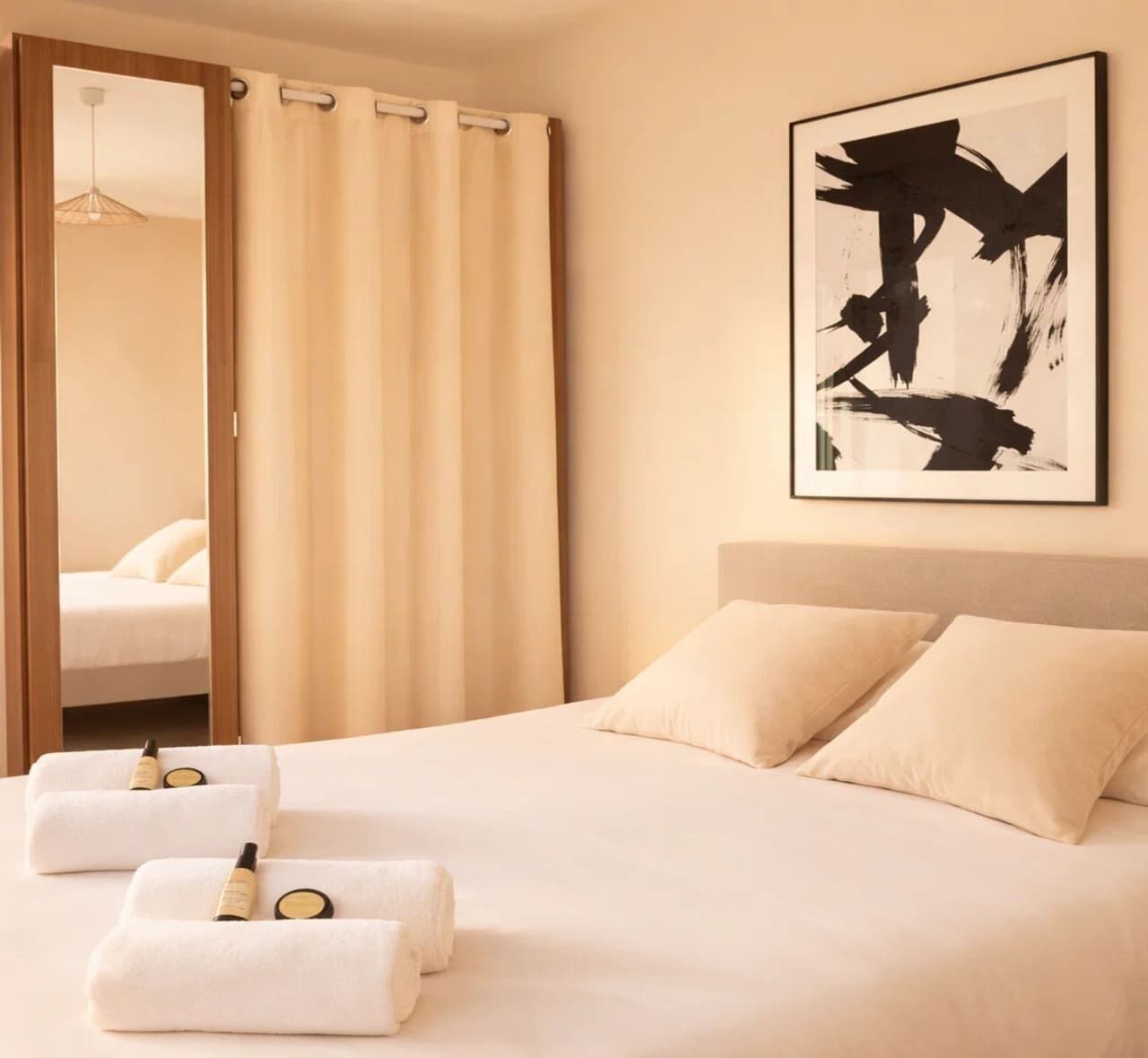 2 chambres, fer et planche à repasser, Wi-Fi, draps fournis