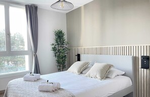 2 chambres, fer et planche à repasser, Wi-Fi, draps fournis