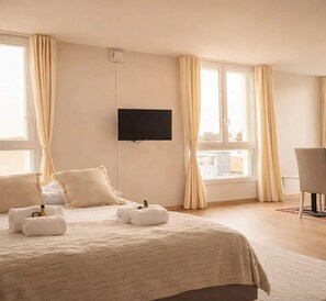 2 bedrooms, iron/ironing board, WiFi, bed sheets