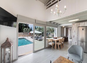 Dining - Dioni - Three Bedroom Villa, Sleeps 6 (Tsoukalades)
