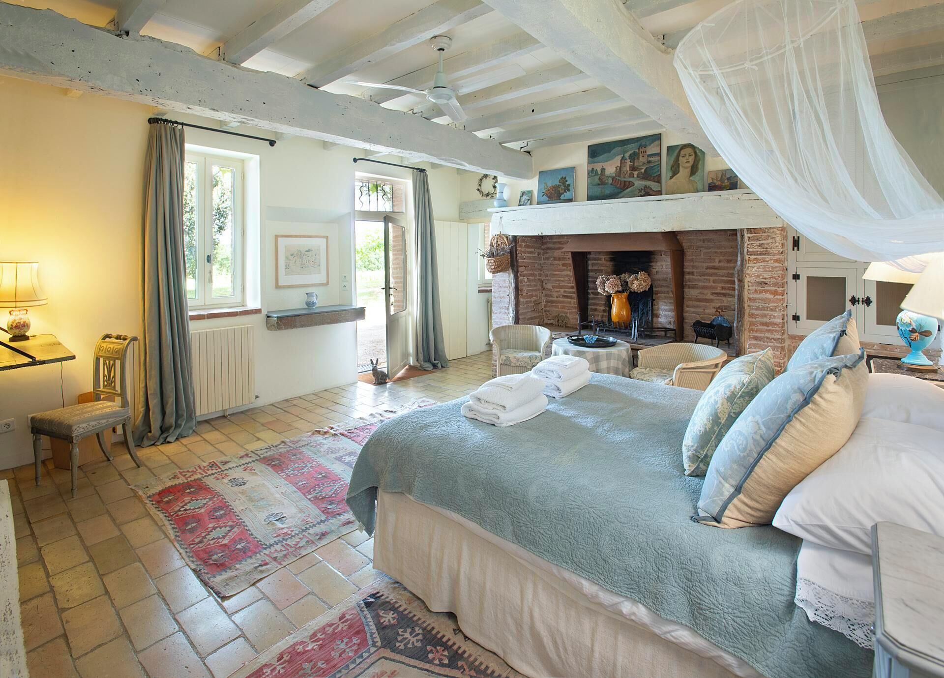 4 多间卧室、熨斗/熨衣板、WiFi、床单