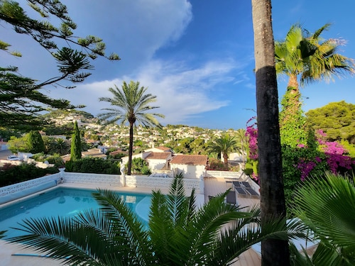 Superb, recently renovated detached villa