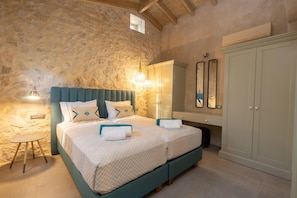 2 عدّة غرف نوم ومكواة/لوح كي وواي فاي وملاءات أسرّة