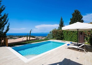 Pool - Mare - One Bedroom Villa, Sleeps 2 (Tsoukalades)